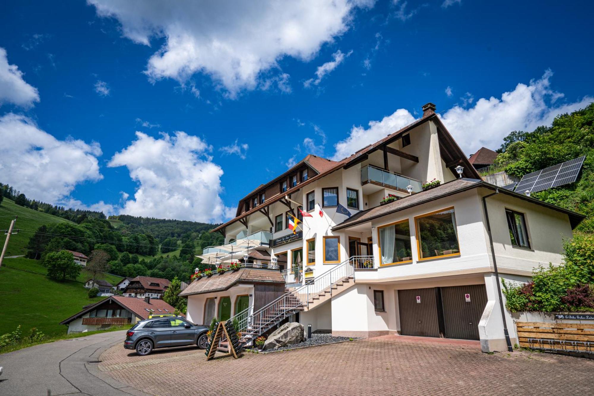 Schwarzwald Hotel Wiedenerhof Ngoại thất bức ảnh